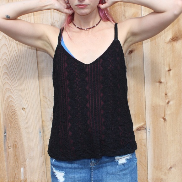 Y2K Black + Maroon Lace Tank 🐙 - Picture 2 of 9
